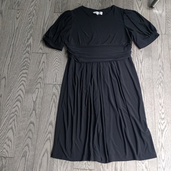 Beautiful black dress by Ronnie Nicole ⭐🌸🍀 - Picture 1 of 12